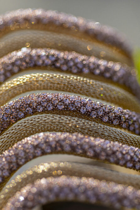 Bracciale rigido in color oro - immagine 4